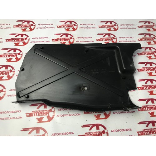 Захист двигуна правий Renault Trafic 2001-2014 8200505045